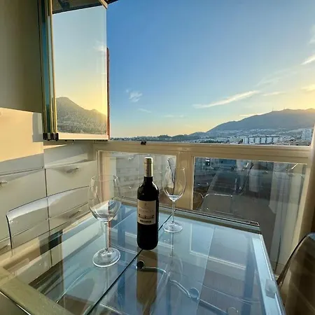 Loft Con Bonitas Vistas En 베날마데나코스타
